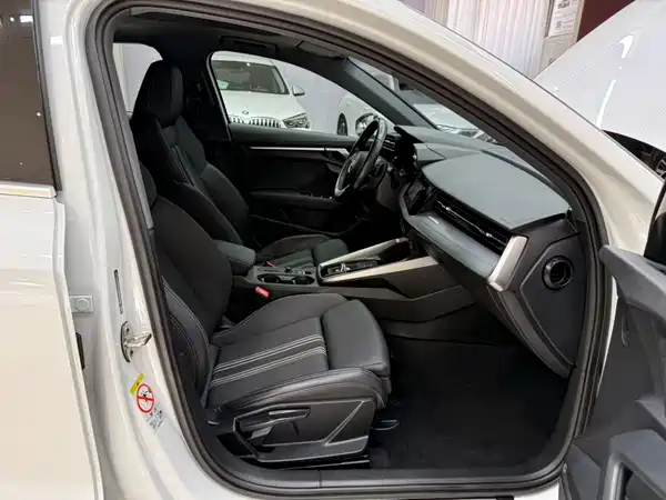 Audi A3 2023, фото 21