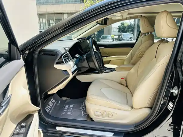 Toyota Camry 2021, фото 11