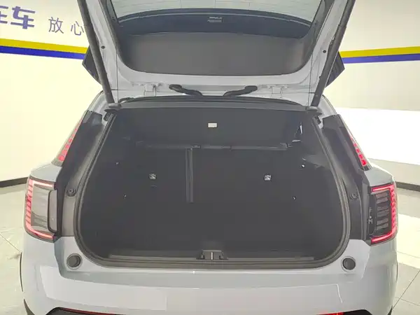 Volvo EX30 2025, фото 4