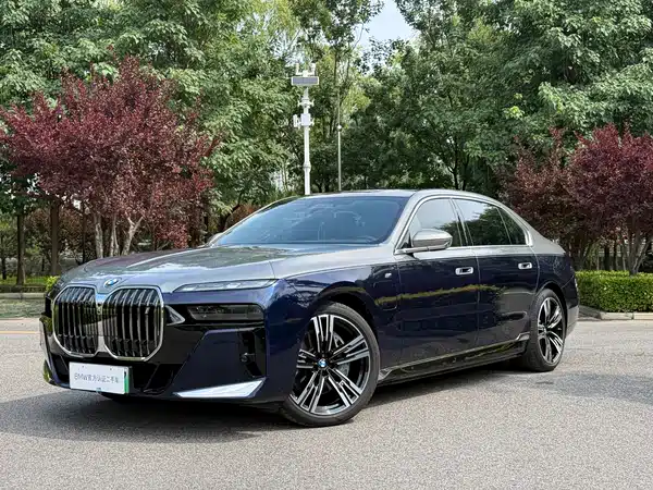 BMW i7 2023