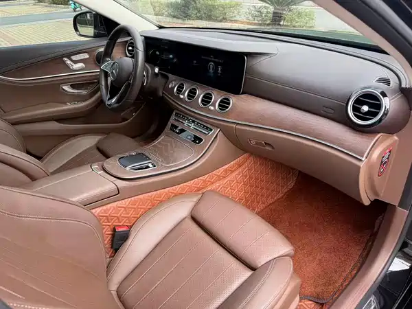 Mercedes-Benz E-Class 2022, фото 6