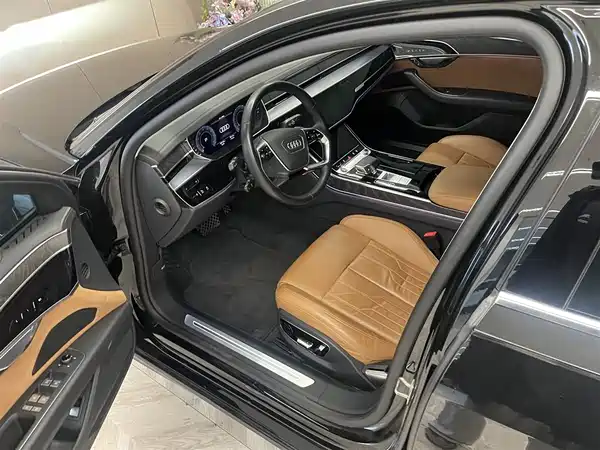 Audi A8 2023, фото 23