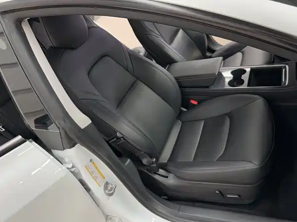 Tesla Model 3 2022, фото 18