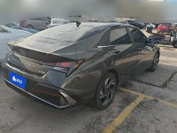 Hyundai Elantra 2023, фото 3