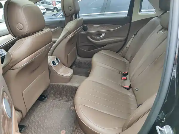 Mercedes-Benz E-Class 2022, фото 16