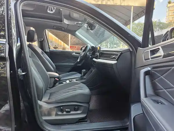 Volkswagen Tiguan L 2023, фото 19