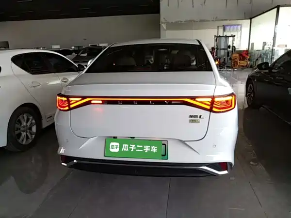 Geely Emgrand L PHEV 2022, фото 5