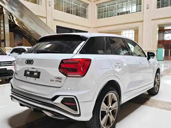 Audi Q2L 2022, фото 18