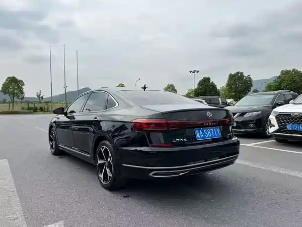 Volkswagen Passat 2023, фото 5