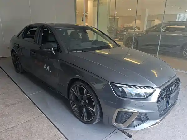 Audi A4L 2024, фото 3