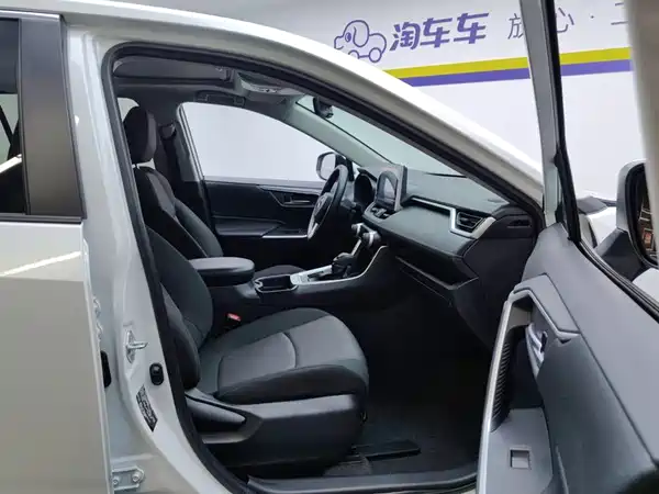 Toyota RAV4 2022, фото 8