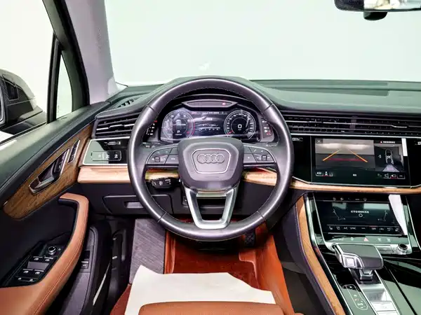 Audi Q7 2023, фото 9