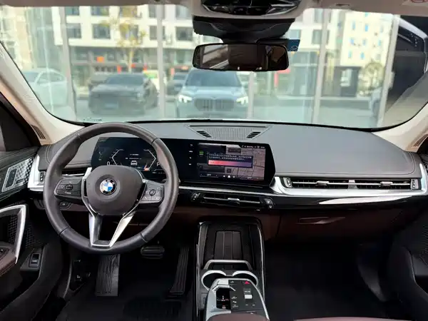 BMW X1 2025, фото 4