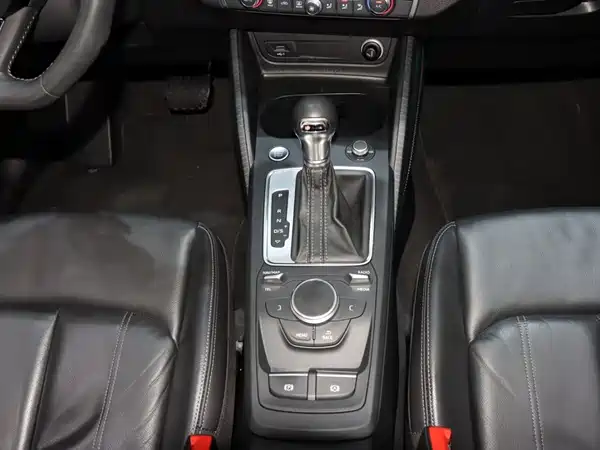 Audi Q2L 2022, фото 15
