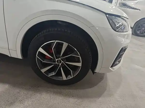 Audi Q5L 2023, фото 11