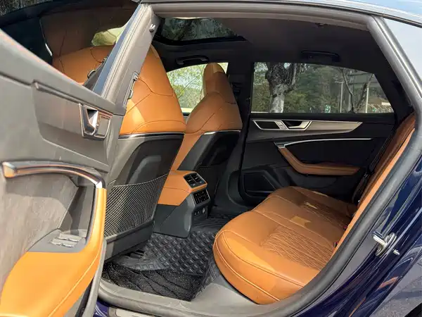 Audi A7L 2022, фото 11