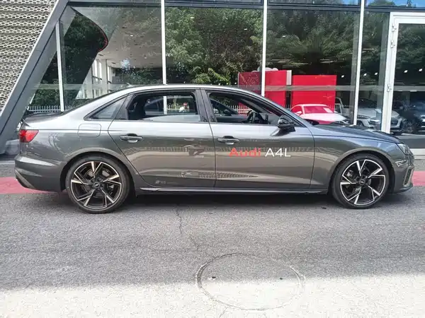 Audi A4L 2024, фото 16