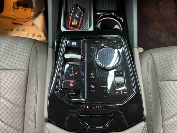 BMW 5 Series 2024, фото 22