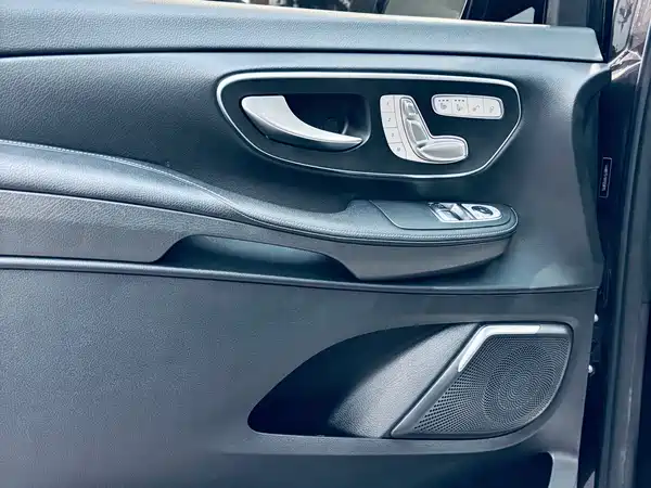Mercedes-Benz V-Class 2022, фото 4