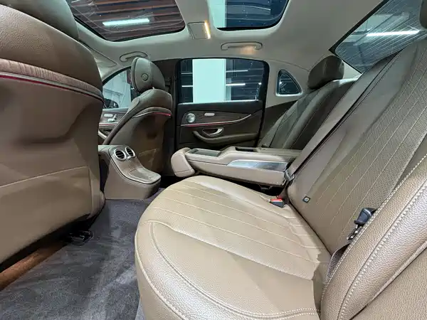 Mercedes-Benz E-Class 2022, фото 9