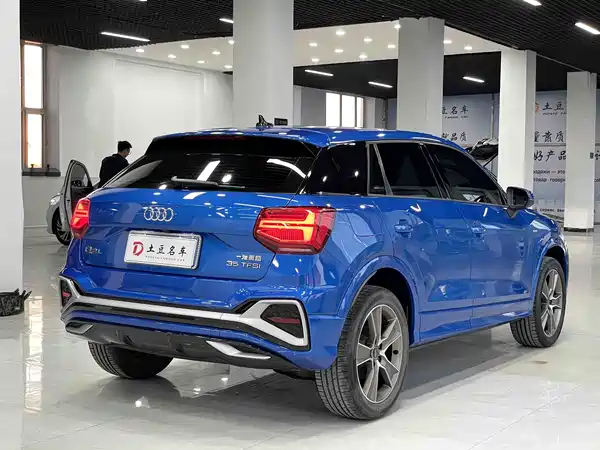 Audi Q2L 2022, фото 4