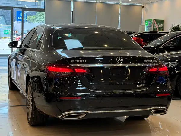 Mercedes-Benz E-Class 2022, фото 19