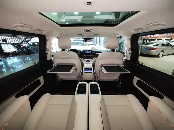 Mercedes-Benz V-Class 2022, фото 8
