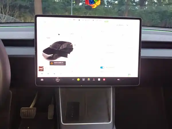 Tesla Model Y 2025, фото 12