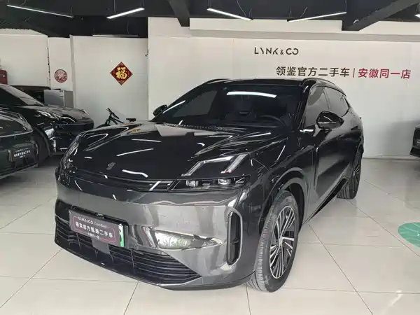 Lynk & Co 08 EM-P 2023