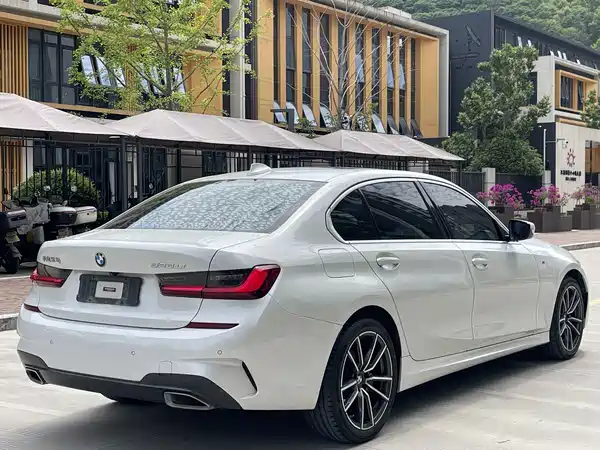 BMW 3 Series 2022, фото 10