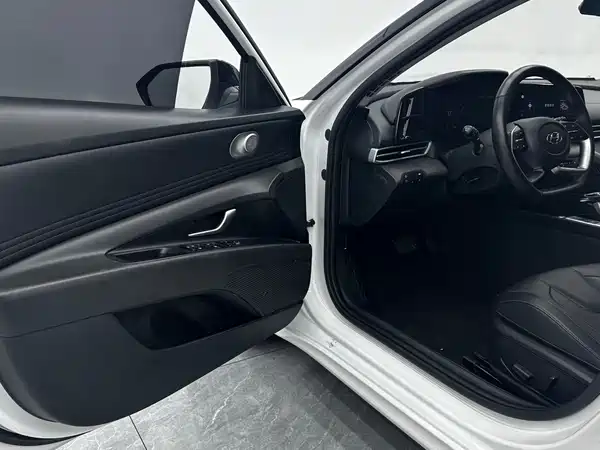 Hyundai Elantra 2022, фото 7