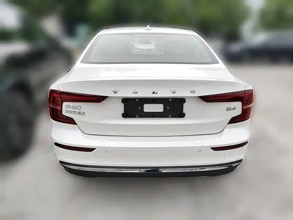 Volvo S60 2025, фото 7
