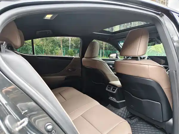 Lexus ES 2022, фото 11