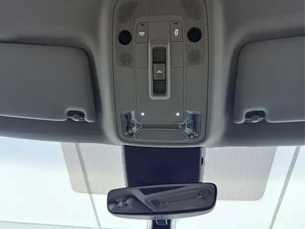 Audi Q2L 2022, фото 16