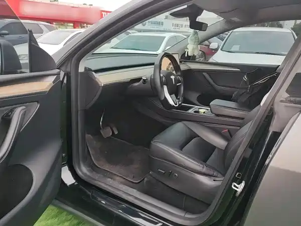 Tesla Model Y 2022, фото 15