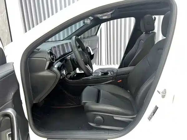 Mercedes-Benz A-Class 2022, фото 7