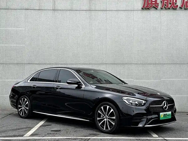 Mercedes-Benz E-Class PHEV 2023, фото 3