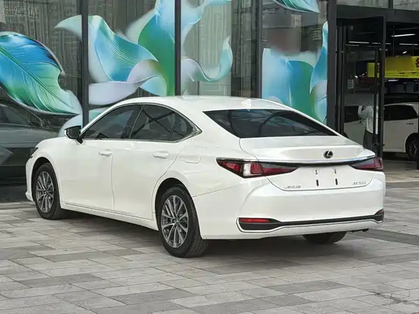 Lexus ES 2023, фото 21