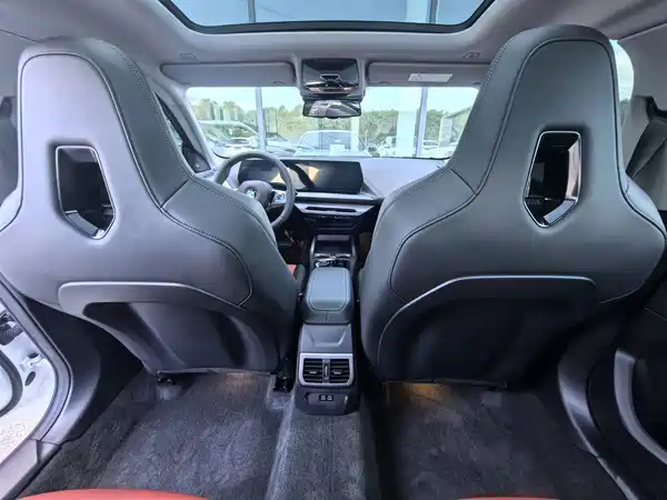 BMW 2 Series 2025, фото 9