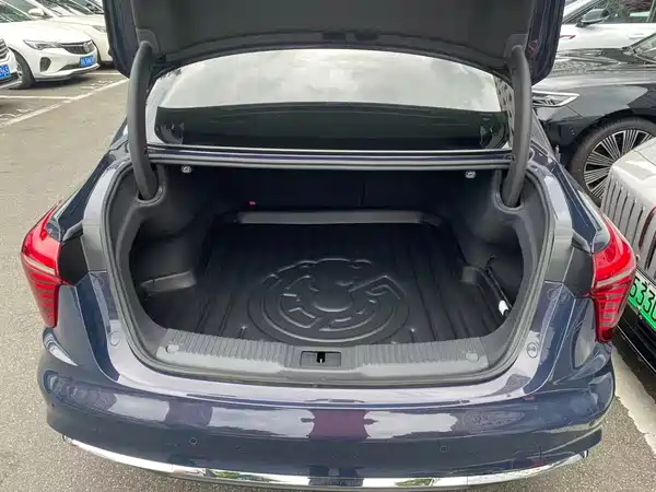 Hongqi H5 2023, фото 6
