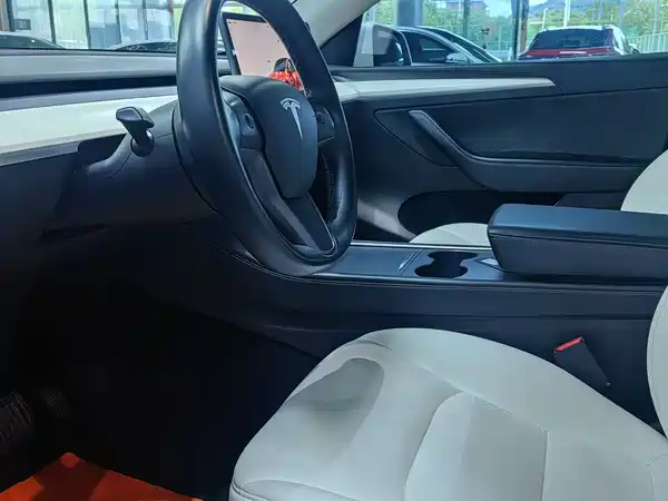 Tesla Model Y 2022, фото 12
