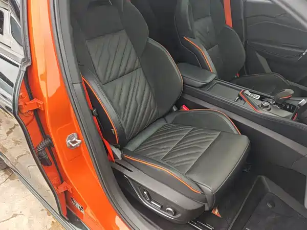 Lynk & Co 02 Hatchback 2021, фото 24
