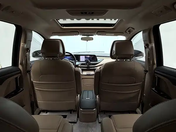 Buick GL8 2025, фото 7