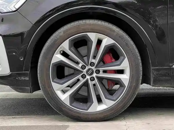 Audi Q7 2023, фото 4