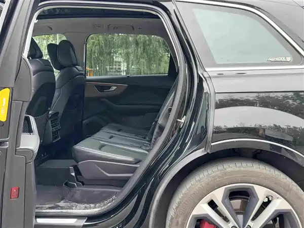 Audi Q7 2023, фото 7