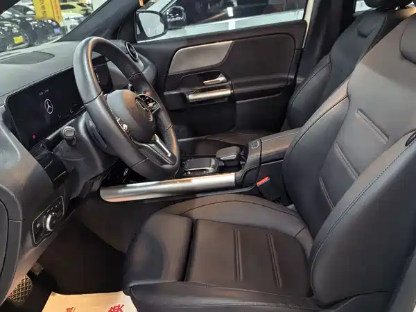 Mercedes-Benz GLA 2023, фото 4