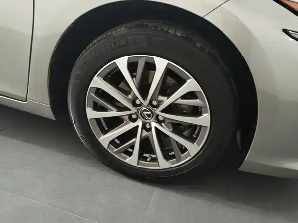 Lexus ES 2022, фото 6