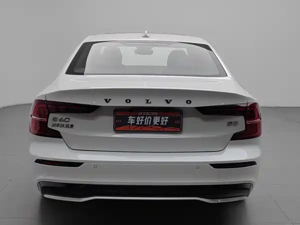 Volvo S60 2025, фото 4
