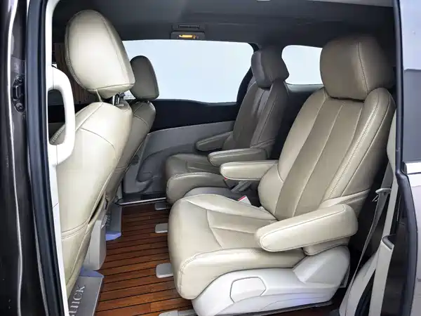 Buick GL8 2023, фото 5
