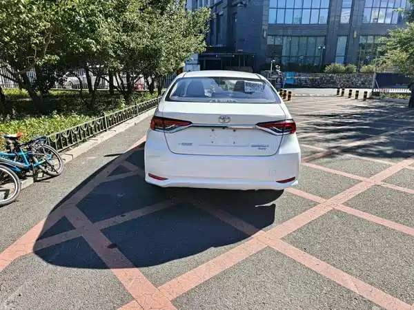 Toyota Corolla 2023, фото 6